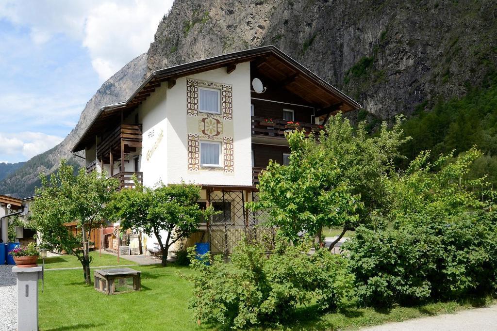 Haus Gamsblick Hotel Umhausen Eksteriør billede